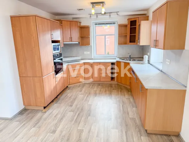 Pronájem bytu 3+kk, Zlín, Nad Ovčírnou III, 87 m2