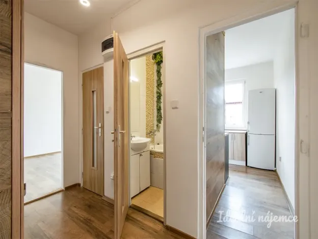 Pronájem bytu 2+1, Praha, Nad úžlabinou, 54 m2