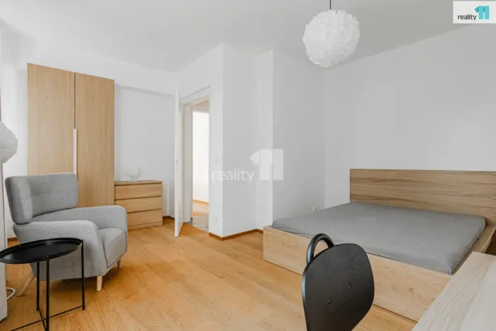 Pronájem atypického bytu, Praha - Strašnice, U krbu, 20 m2