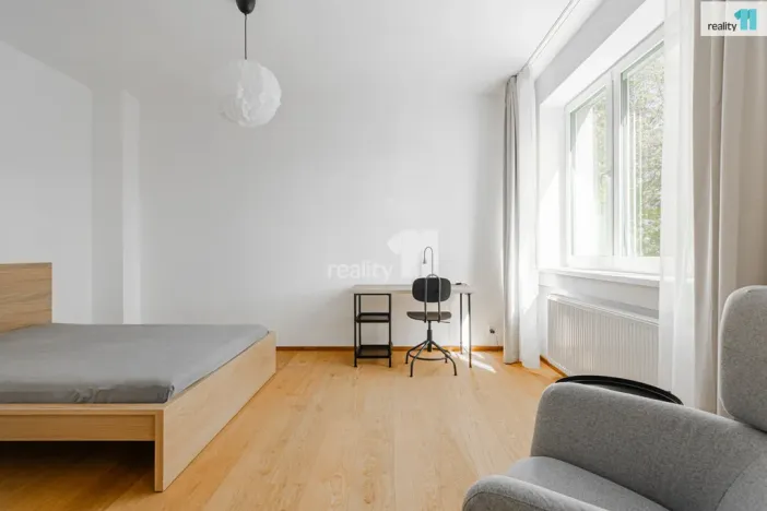 Pronájem atypického bytu, Praha - Strašnice, U krbu, 20 m2