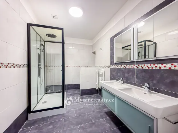 Prodej bytu 4+kk, Znojmo, U Brány, 95 m2