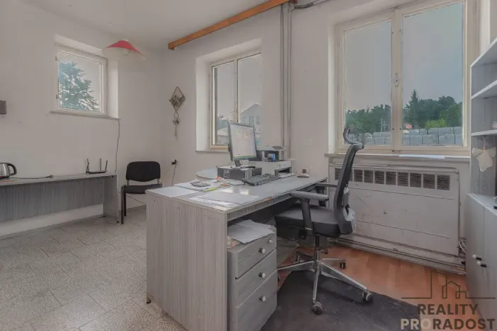 Prodej výrobních prostor, Moravský Krumlov, Pod Leskounem, 14738 m2