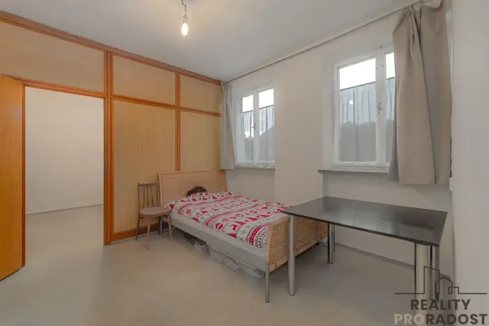 Prodej výrobních prostor, Moravský Krumlov, Pod Leskounem, 14738 m2
