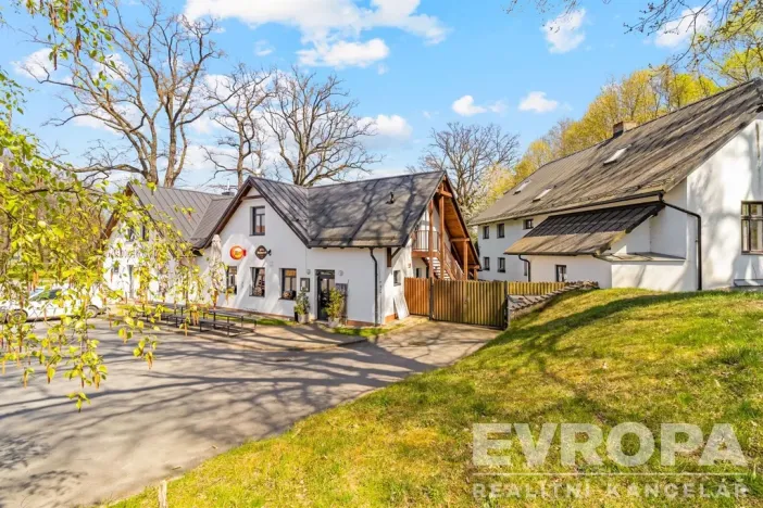 Pronájem komerční nemovitosti, Okrouhlička, 572 m2