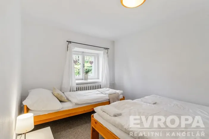 Pronájem komerční nemovitosti, Okrouhlička, 572 m2