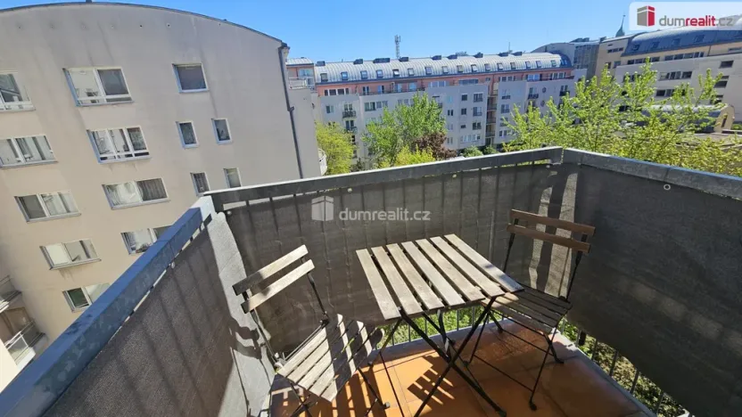 Pronájem bytu 1+1, Praha - Vysočany, Pešlova, 52 m2