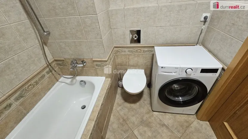 Pronájem bytu 1+1, Praha - Vysočany, Pešlova, 52 m2