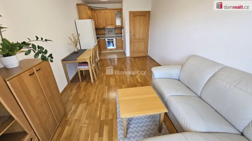 Pronájem bytu 1+1, Praha - Vysočany, Pešlova, 52 m2