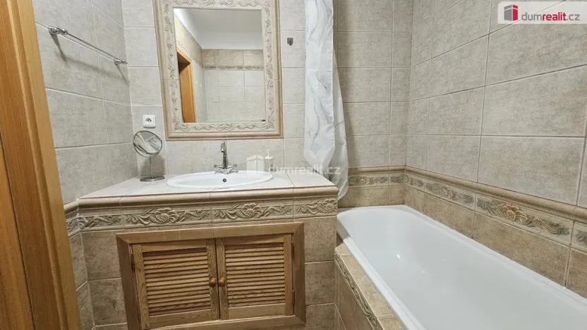 Pronájem bytu 1+1, Praha - Vysočany, Pešlova, 52 m2