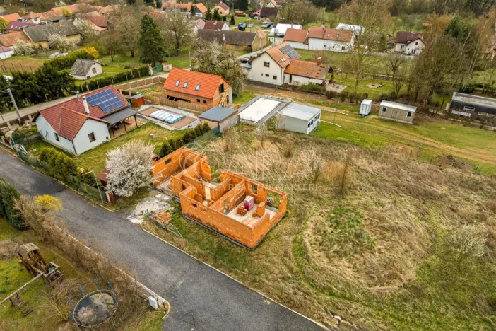 Prodej domu na klíč, Liteň - Běleč, Karlštejnská, 145 m2