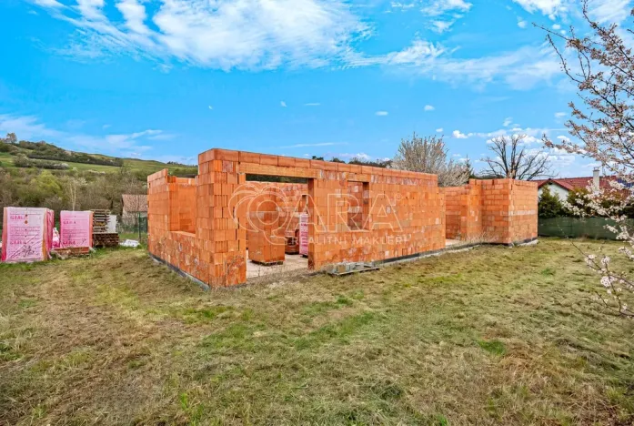 Prodej domu na klíč, Liteň - Běleč, Karlštejnská, 145 m2