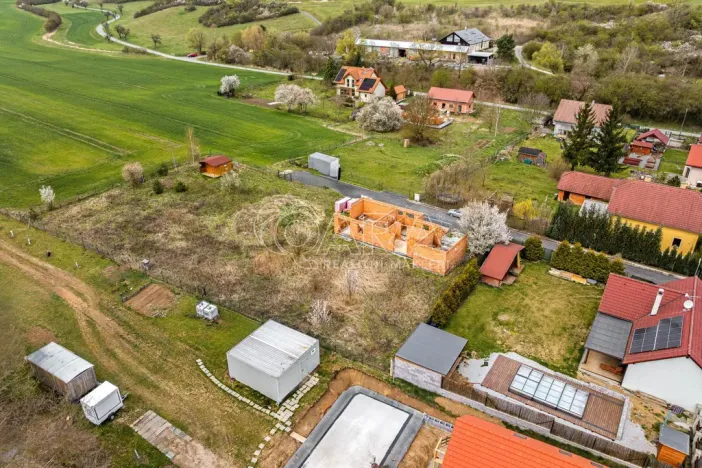 Prodej pozemku pro bydlení, Liteň - Běleč, Karlštejnská, 949 m2