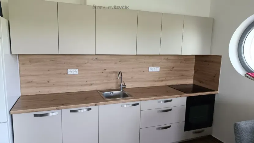 Pronájem bytu 2+kk, Hluboká nad Vltavou, Karla Čapka, 51 m2