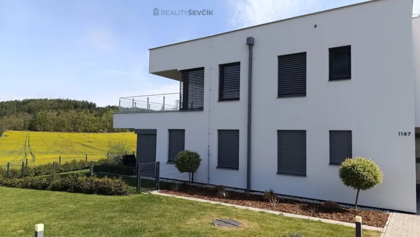 Pronájem bytu 2+kk, Hluboká nad Vltavou, Karla Čapka, 51 m2