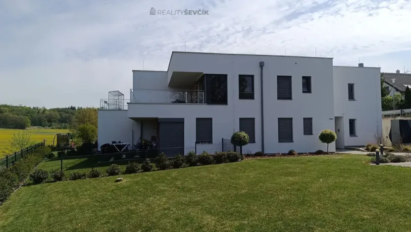 Pronájem bytu 2+kk, Hluboká nad Vltavou, Karla Čapka, 51 m2