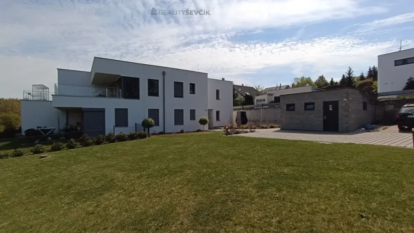 Pronájem bytu 2+kk, Hluboká nad Vltavou, Karla Čapka, 51 m2
