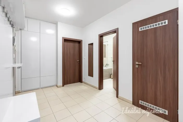 Pronájem bytu 2+kk, Praha - Modřany, K Vystrkovu, 71 m2