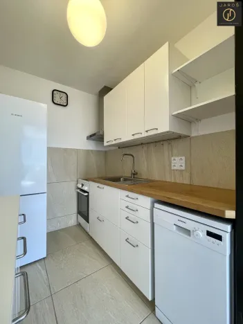 Pronájem bytu 2+kk, Praha - Kobylisy, Frýdlantská, 43 m2