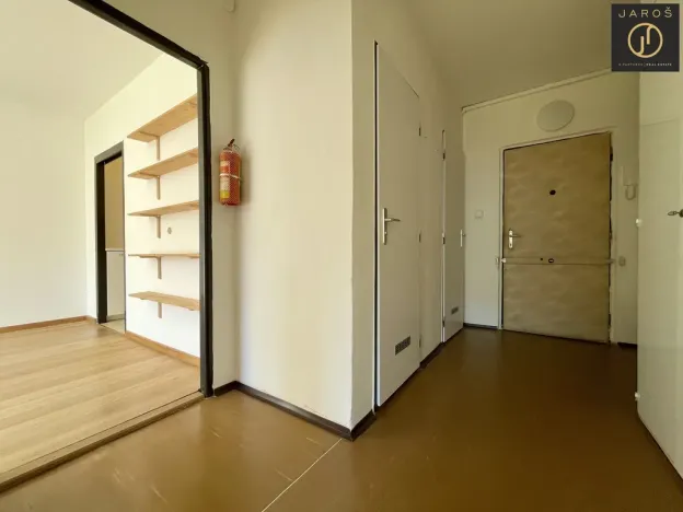 Pronájem bytu 2+kk, Praha - Kobylisy, Frýdlantská, 43 m2