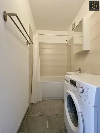 Pronájem bytu 2+kk, Praha - Kobylisy, Frýdlantská, 43 m2