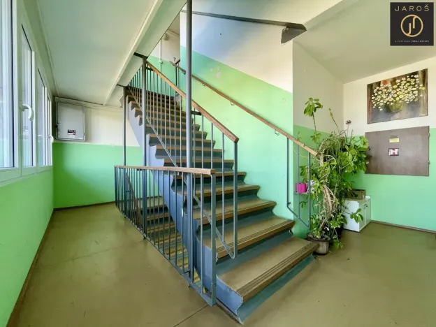 Pronájem bytu 2+kk, Praha - Kobylisy, Frýdlantská, 43 m2