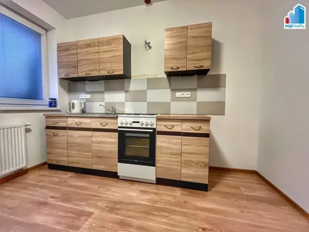 Pronájem bytu 1+1, Tlučná, Hlavní, 33 m2