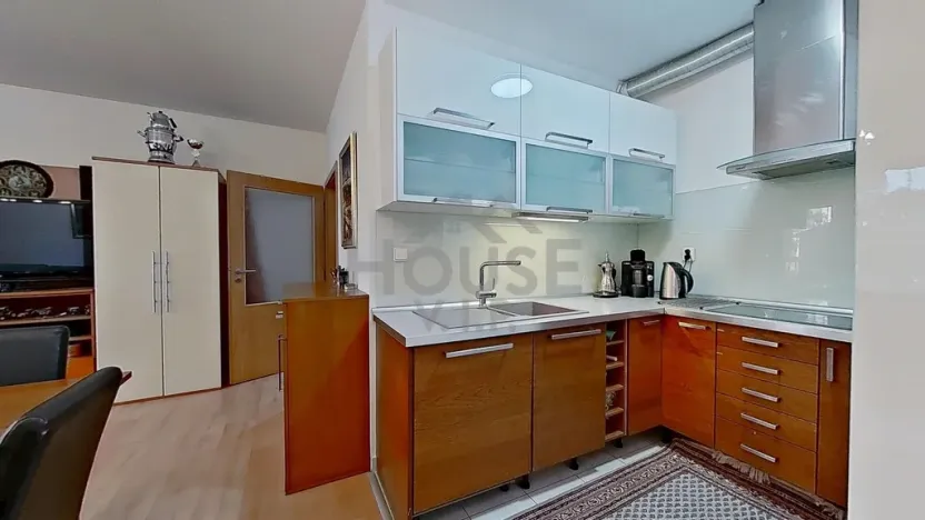 Pronájem bytu 4+kk, Praha - Vysočany, Jana Přibíka, 99 m2