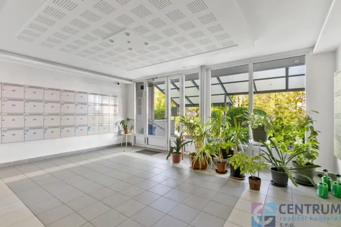 Pronájem bytu 3+1, Praha - Strašnice, Křenická, 68 m2