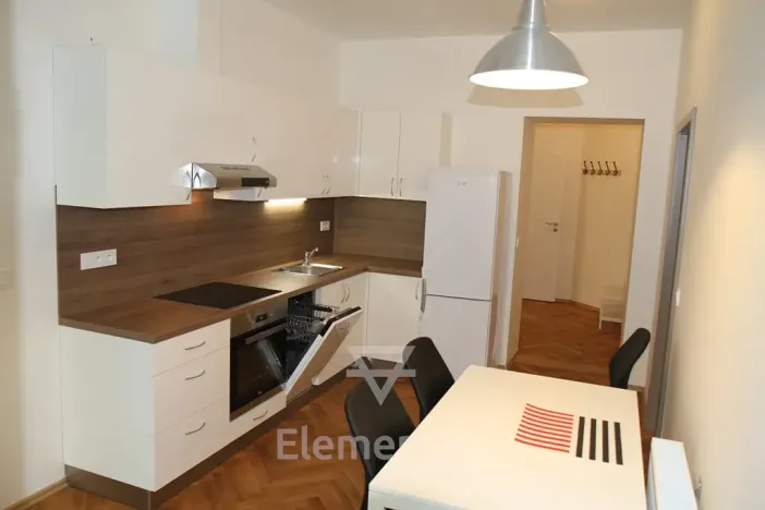Pronájem bytu 2+1, Hradec Králové, V Lipkách, 62 m2