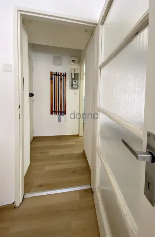 Pronájem bytu 1+kk, Praha, Slezská, 29 m2
