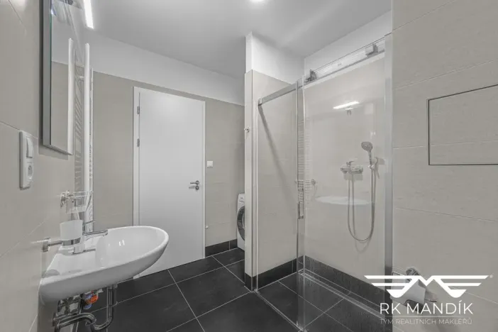 Pronájem bytu 1+kk, Praha - Střížkov, Roudnická, 36 m2