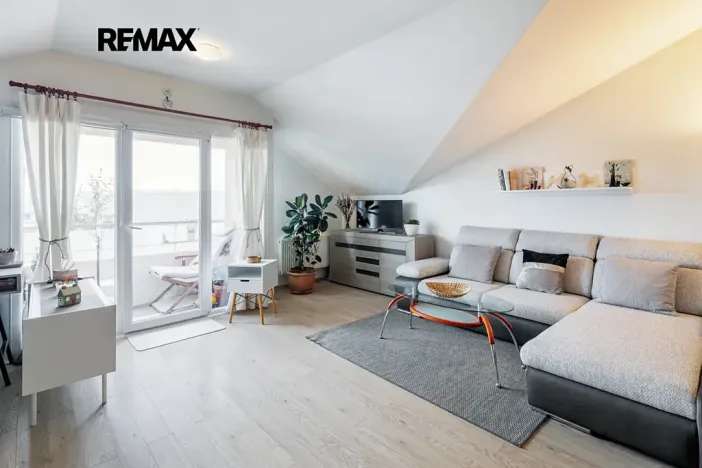 Prodej bytu 1+kk, Nupaky, Za Hotelem, 52 m2