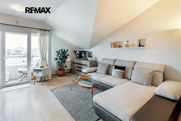 Prodej bytu 1+kk, Nupaky, Za Hotelem, 52 m2