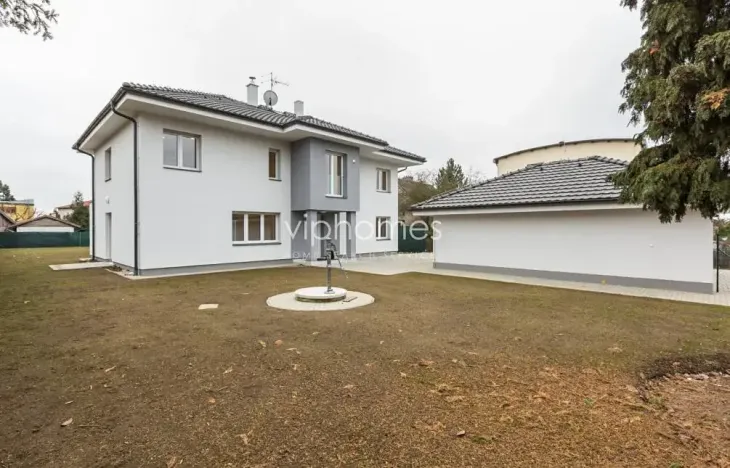 Pronájem vily, Praha, Ke smrčině, 260 m2