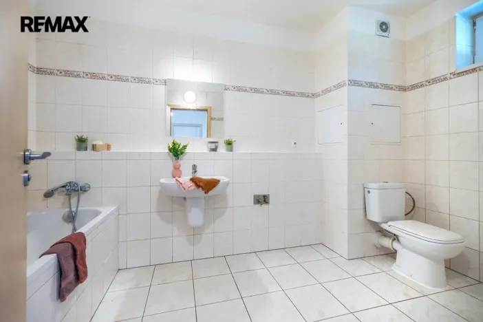 Prodej bytu 2+kk, Praha - Černý Most, Ocelkova, 56 m2