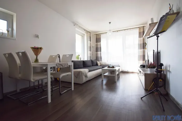 Pronájem bytu 2+kk, Praha - Štěrboholy, Kryšpínova, 60 m2