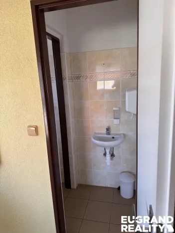 Prodej obchodního prostoru, Mikulášovice, 170 m2