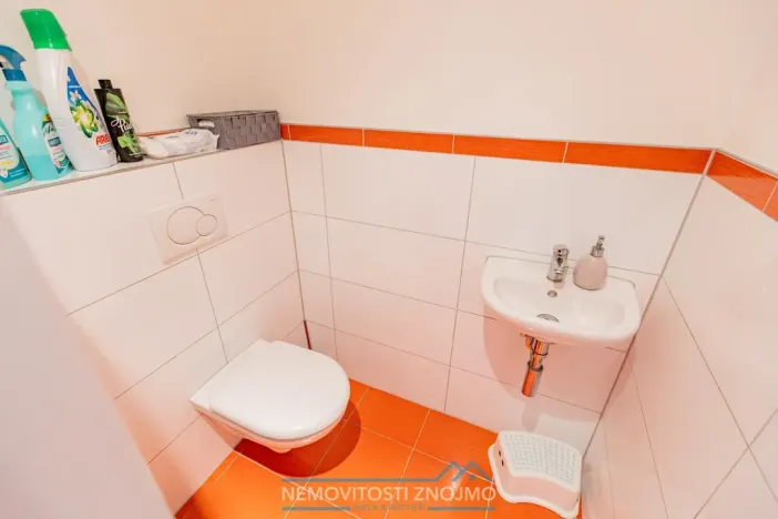 Prodej bytu 3+1, Znojmo, Dukelských bojovníků, 71 m2