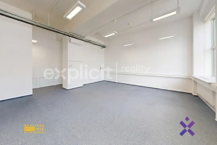 Pronájem kanceláře, Zlín, Vavrečkova, 421 m2