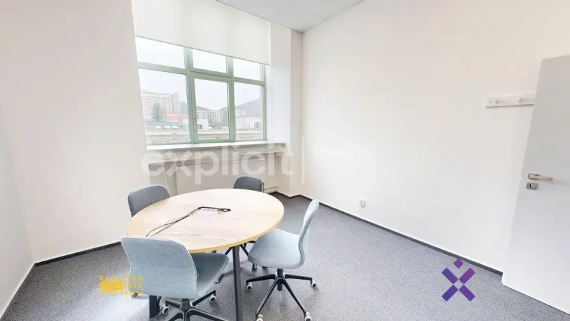 Pronájem kanceláře, Zlín, Vavrečkova, 421 m2