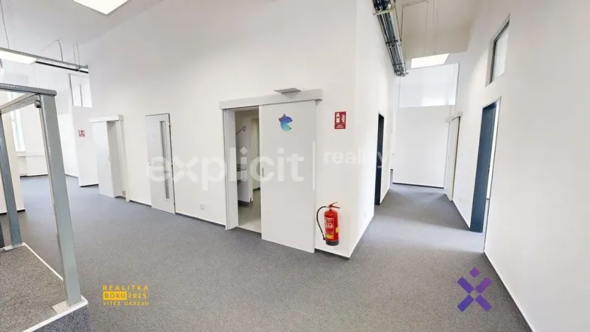 Pronájem kanceláře, Zlín, Vavrečkova, 421 m2
