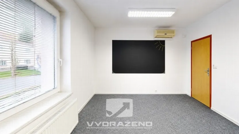 Prodej kanceláře, Mladá Boleslav - Mladá Boleslav IV, Ptácká, 1800 m2
