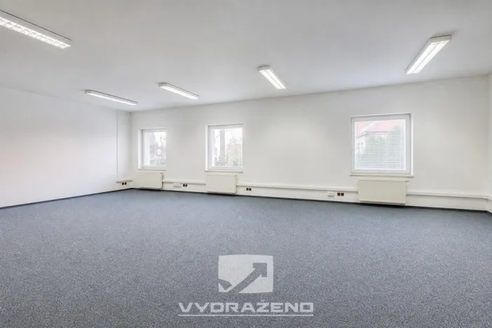 Prodej kanceláře, Mladá Boleslav - Mladá Boleslav IV, Ptácká, 1800 m2