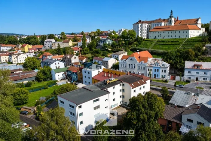 Prodej kanceláře, Mladá Boleslav - Mladá Boleslav IV, Ptácká, 1800 m2