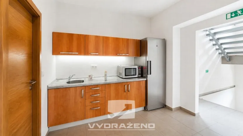 Prodej obchodního prostoru, Mladá Boleslav - Mladá Boleslav IV, Ptácká, 1800 m2