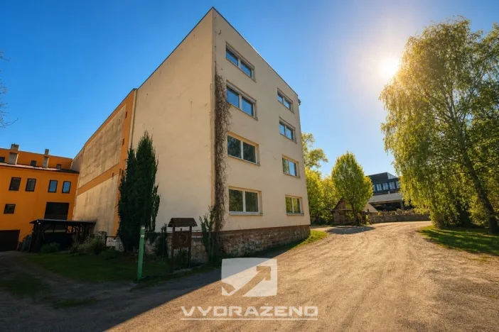 Prodej obchodního prostoru, Mladá Boleslav - Mladá Boleslav IV, Ptácká, 1800 m2