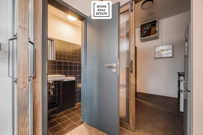 Prodej obchodního prostoru, Praha - Smíchov, Pod Barvířkou, 73 m2