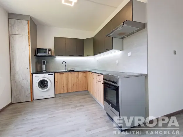 Prodej bytu 3+1, Lnáře, 82 m2