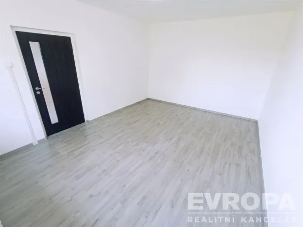 Prodej bytu 3+1, Lnáře, 82 m2