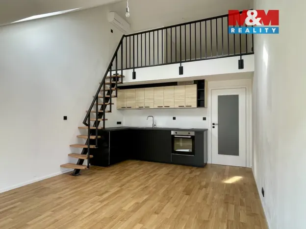 Pronájem bytu 1+kk, Praha - Vršovice, Krymská, 44 m2